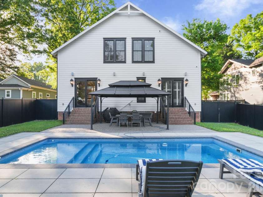 1117 Pamlico Street, Charlotte, NC 28205.  MLS# CAR4368610, YatesRealty ID 18118. 