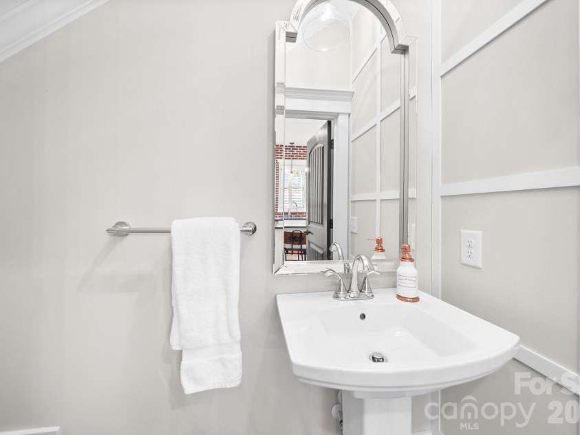 1117 Pamlico Street, Charlotte, NC 28205.  MLS# CAR4368610, YatesRealty ID 18118. 
