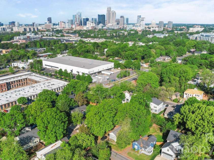 1117 Pamlico Street, Charlotte, NC 28205.  MLS# CAR4368610, YatesRealty ID 18118. 