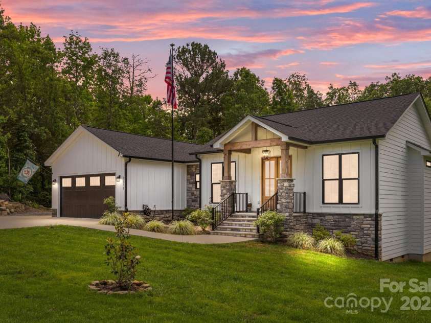 2577 Bonnybrook Circle, Rock Hill, SC 29732.  MLS# CAR4263374, YatesRealty ID 18118. 