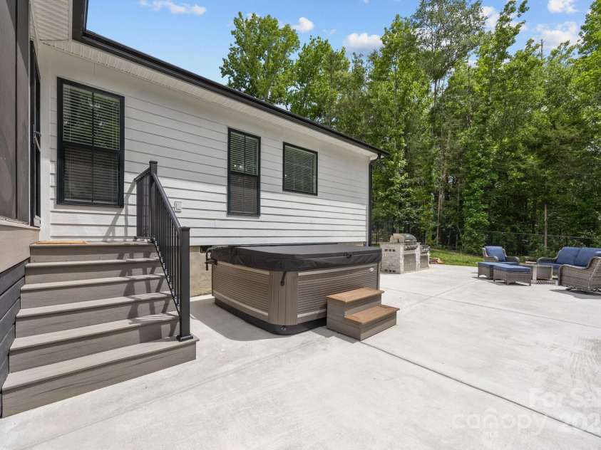 2577 Bonnybrook Circle, Rock Hill, SC 29732.  MLS# CAR4263374, YatesRealty ID 18118. 