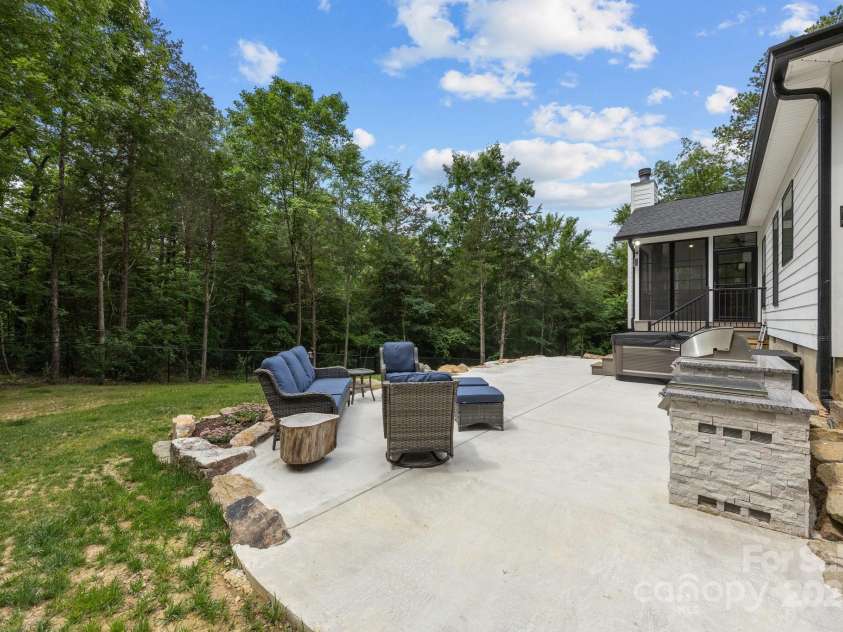 2577 Bonnybrook Circle, Rock Hill, SC 29732.  MLS# CAR4263374, YatesRealty ID 18118. 