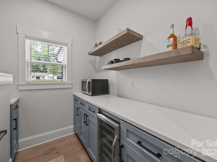 2577 Bonnybrook Circle, Rock Hill, SC 29732.  MLS# CAR4263374, YatesRealty ID 18118. Butler's Pantry w/ additional quartz counter space to left