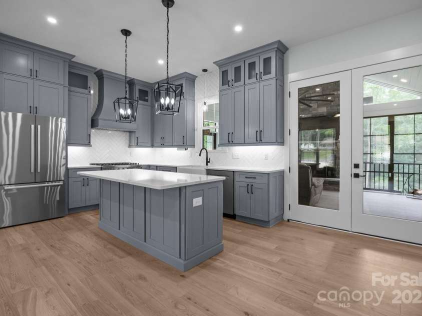 2577 Bonnybrook Circle, Rock Hill, SC 29732.  MLS# CAR4263374, YatesRealty ID 18118. Chef's kitchen w/ upgrades galore
