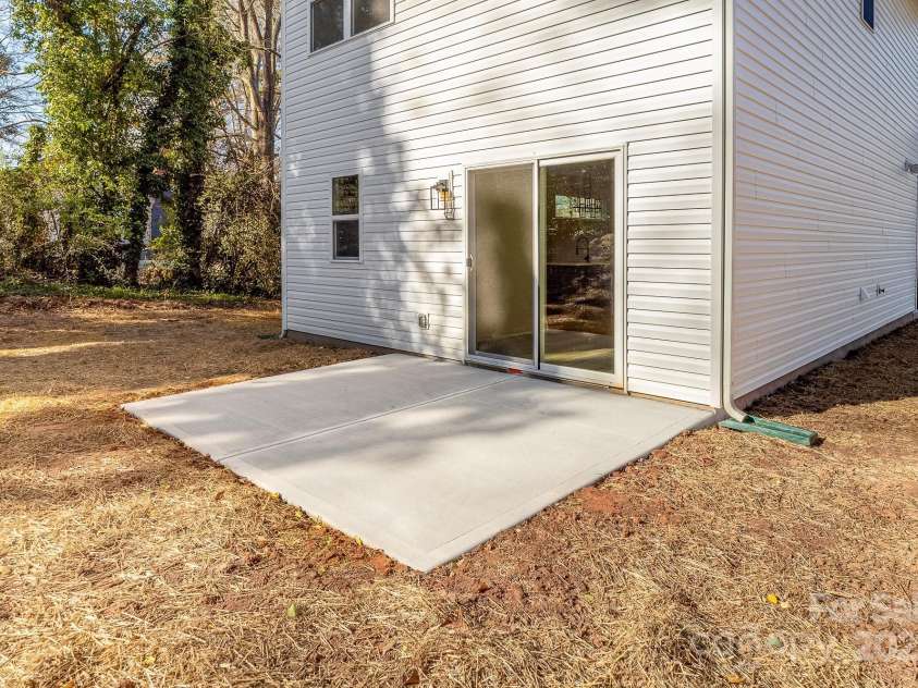 211 Chestnut Street, Shelby, NC 28150.  MLS# CAR4208968, YatesRealty ID 18119. 