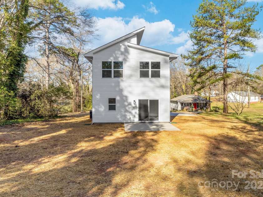 211 Chestnut Street, Shelby, NC 28150.  MLS# CAR4208968, YatesRealty ID 18119. 