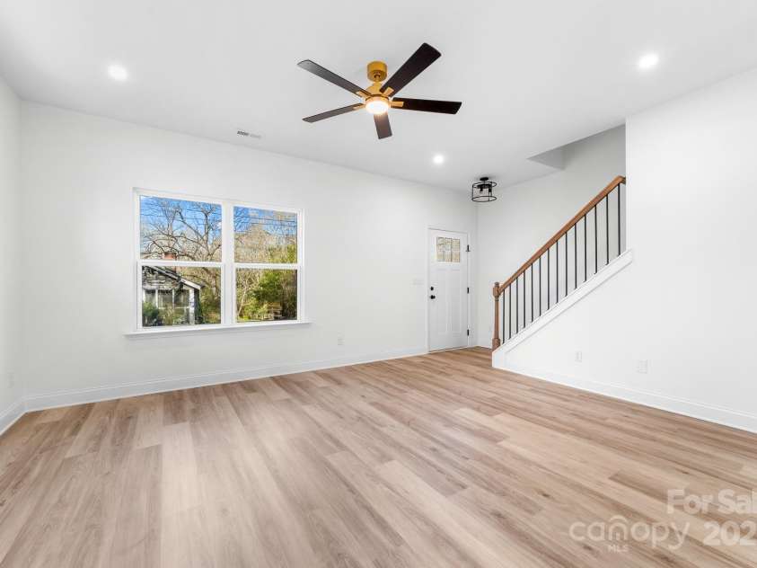 211 Chestnut Street, Shelby, NC 28150.  MLS# CAR4208968, YatesRealty ID 18119. 