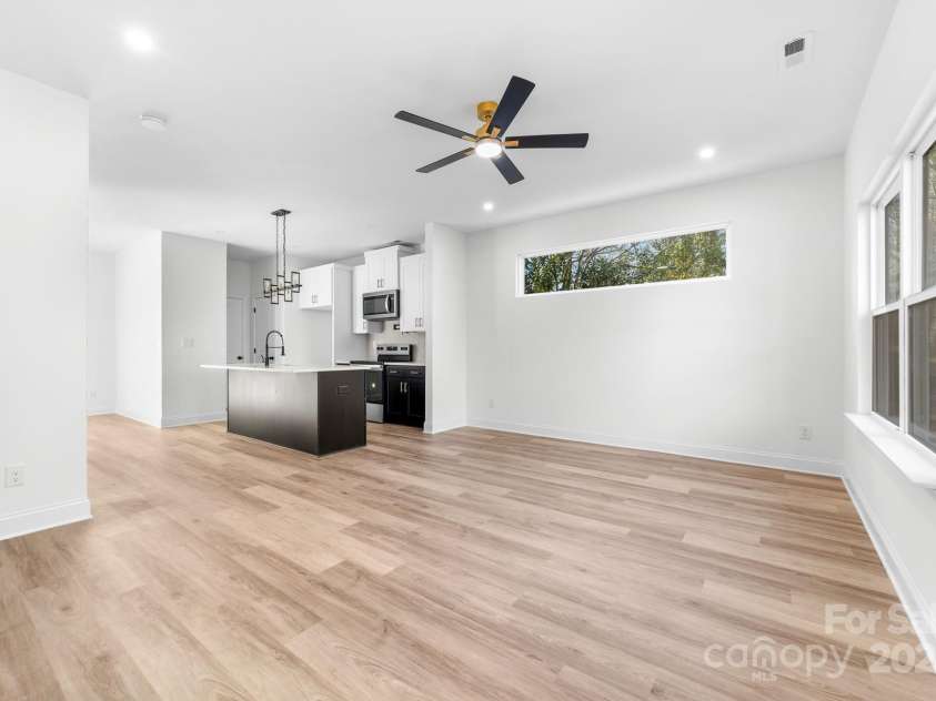 211 Chestnut Street, Shelby, NC 28150.  MLS# CAR4208968, YatesRealty ID 18119. 