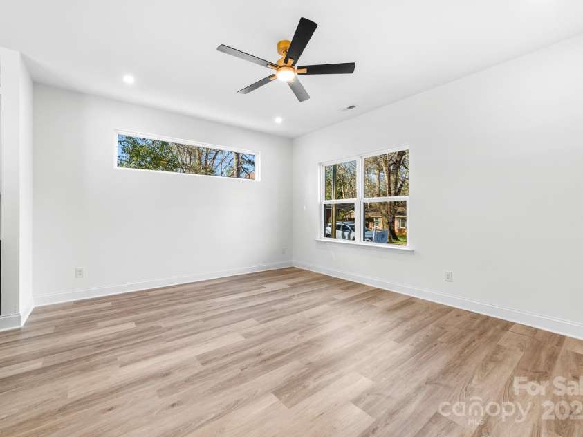 211 Chestnut Street, Shelby, NC 28150.  MLS# CAR4208968, YatesRealty ID 18119. 