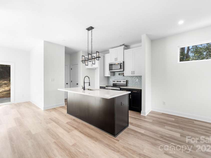 211 Chestnut Street, Shelby, NC 28150.  MLS# CAR4208968, YatesRealty ID 18119. 