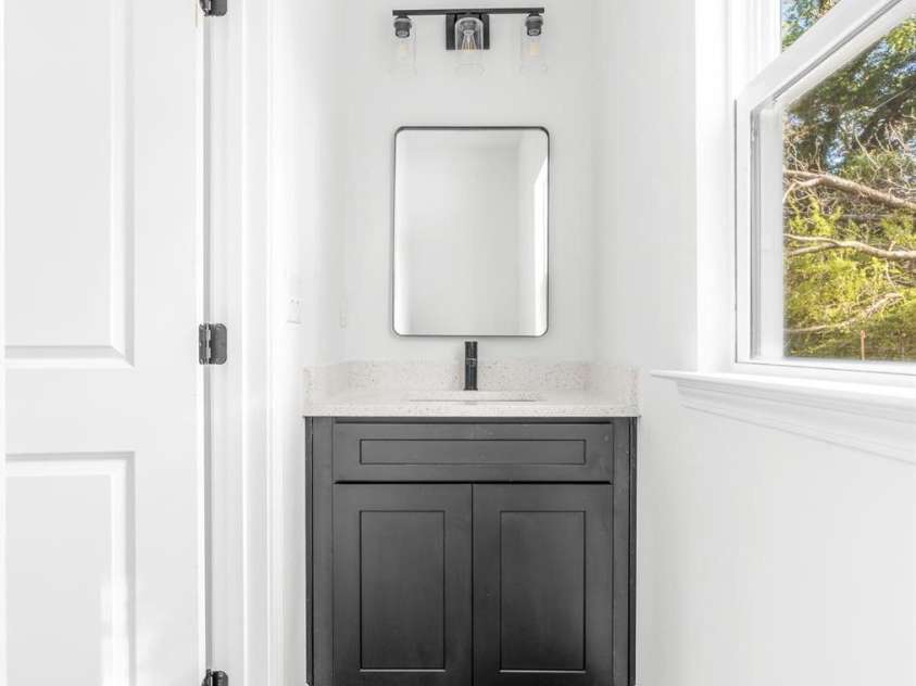 211 Chestnut Street, Shelby, NC 28150.  MLS# CAR4208968, YatesRealty ID 18119. 