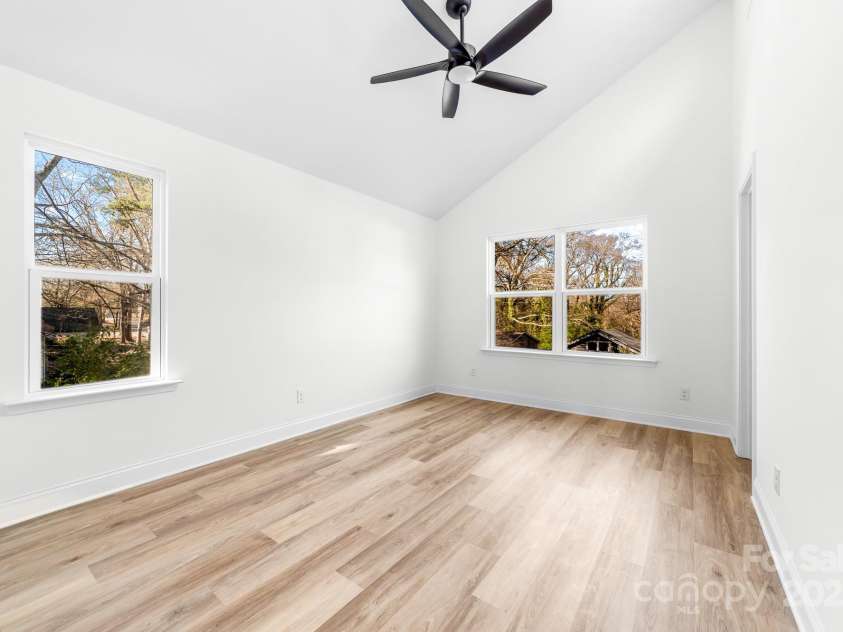 211 Chestnut Street, Shelby, NC 28150.  MLS# CAR4208968, YatesRealty ID 18119. 