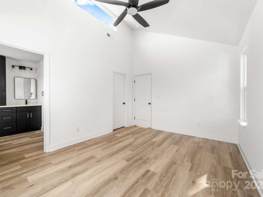 211 Chestnut Street, Shelby, NC 28150.  MLS# CAR4208968, YatesRealty ID 18119. 