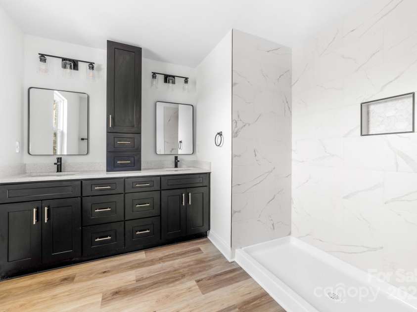 211 Chestnut Street, Shelby, NC 28150.  MLS# CAR4208968, YatesRealty ID 18119. 