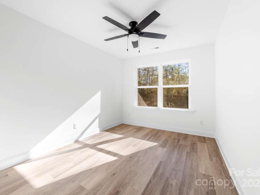 211 Chestnut Street, Shelby, NC 28150.  MLS# CAR4208968, YatesRealty ID 18119. 