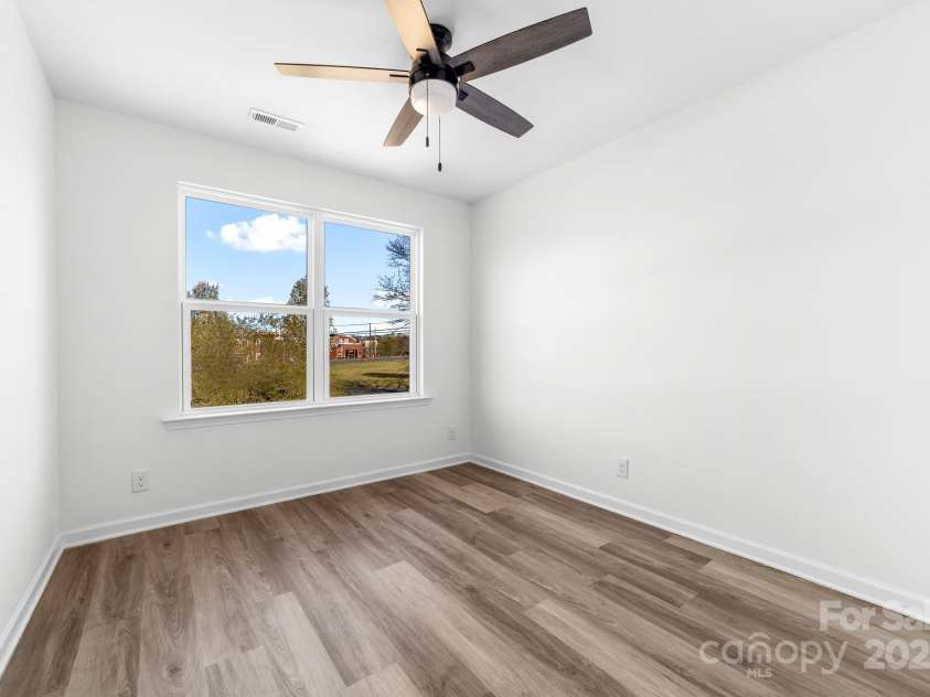 211 Chestnut Street, Shelby, NC 28150.  MLS# CAR4208968, YatesRealty ID 18119. 