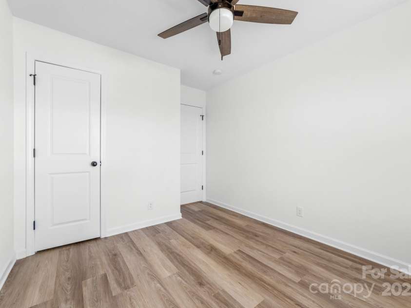 211 Chestnut Street, Shelby, NC 28150.  MLS# CAR4208968, YatesRealty ID 18119. 