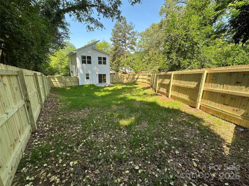 211 Chestnut Street, Shelby, NC 28150.  MLS# CAR4208968, YatesRealty ID 18119. 