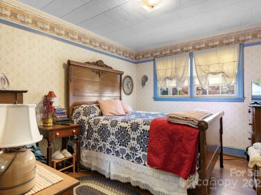 901 Union Street, Maiden, NC 28650.  MLS# CAR4322625, YatesRealty ID 1812. 