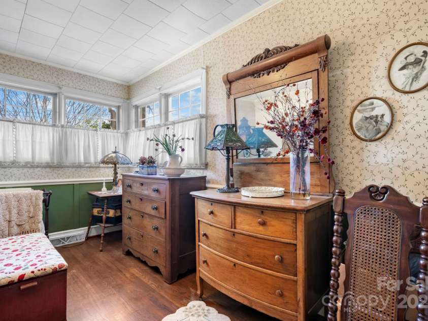 901 Union Street, Maiden, NC 28650.  MLS# CAR4322625, YatesRealty ID 1812. 