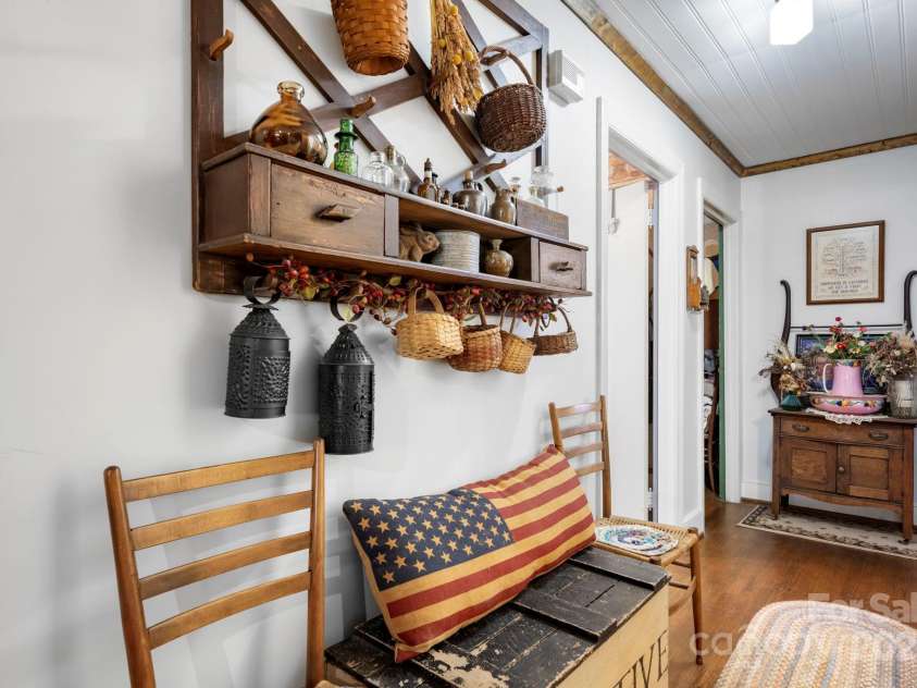 901 Union Street, Maiden, NC 28650.  MLS# CAR4322625, YatesRealty ID 1812. 