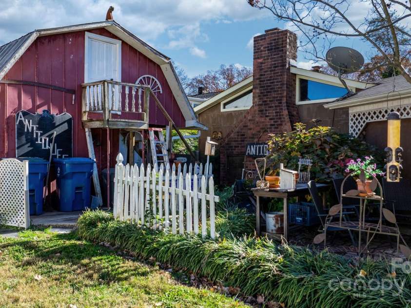 901 Union Street, Maiden, NC 28650.  MLS# CAR4322625, YatesRealty ID 1812. Workshop with additional storage