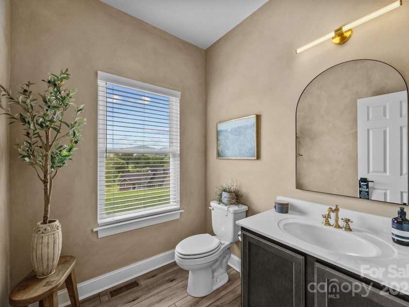 66 Lawson Ridge Road, Leicester, NC 28748.  MLS# CAR4258146, YatesRealty ID 18120. 