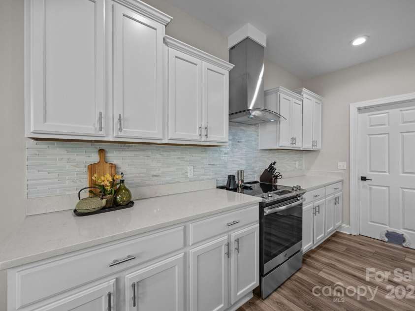 66 Lawson Ridge Road, Leicester, NC 28748.  MLS# CAR4258146, YatesRealty ID 18120. 