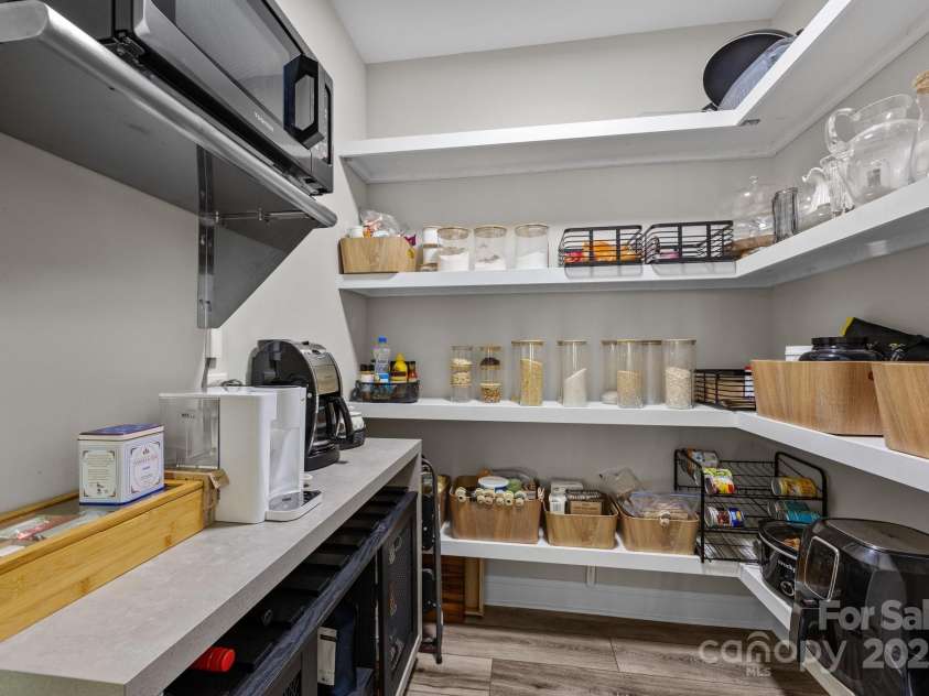 66 Lawson Ridge Road, Leicester, NC 28748.  MLS# CAR4258146, YatesRealty ID 18120. 