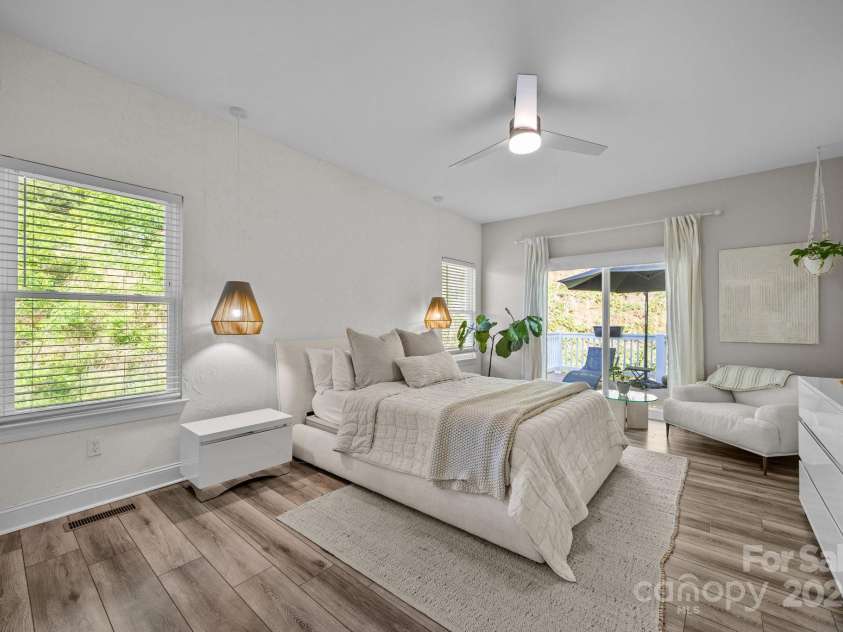 66 Lawson Ridge Road, Leicester, NC 28748.  MLS# CAR4258146, YatesRealty ID 18120. 