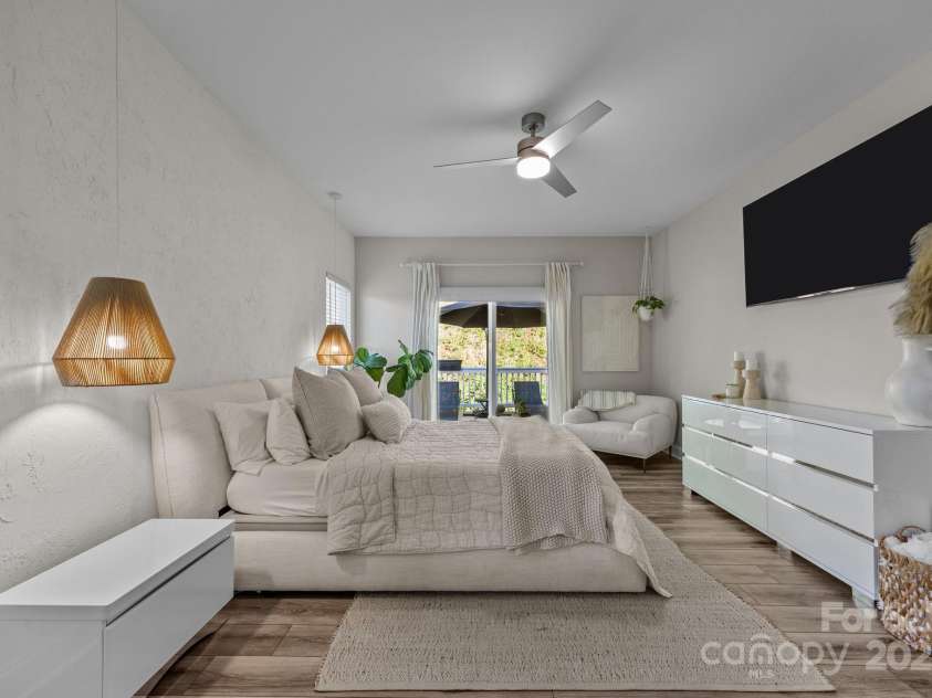 66 Lawson Ridge Road, Leicester, NC 28748.  MLS# CAR4258146, YatesRealty ID 18120. 