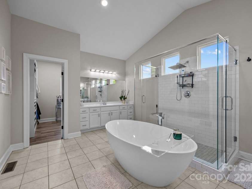 66 Lawson Ridge Road, Leicester, NC 28748.  MLS# CAR4258146, YatesRealty ID 18120. 