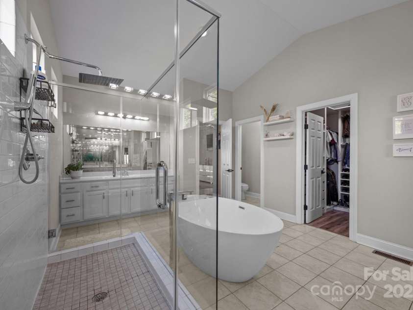 66 Lawson Ridge Road, Leicester, NC 28748.  MLS# CAR4258146, YatesRealty ID 18120. 