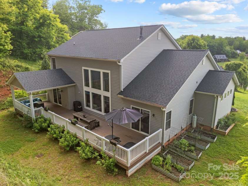 66 Lawson Ridge Road, Leicester, NC 28748.  MLS# CAR4258146, YatesRealty ID 18120. 