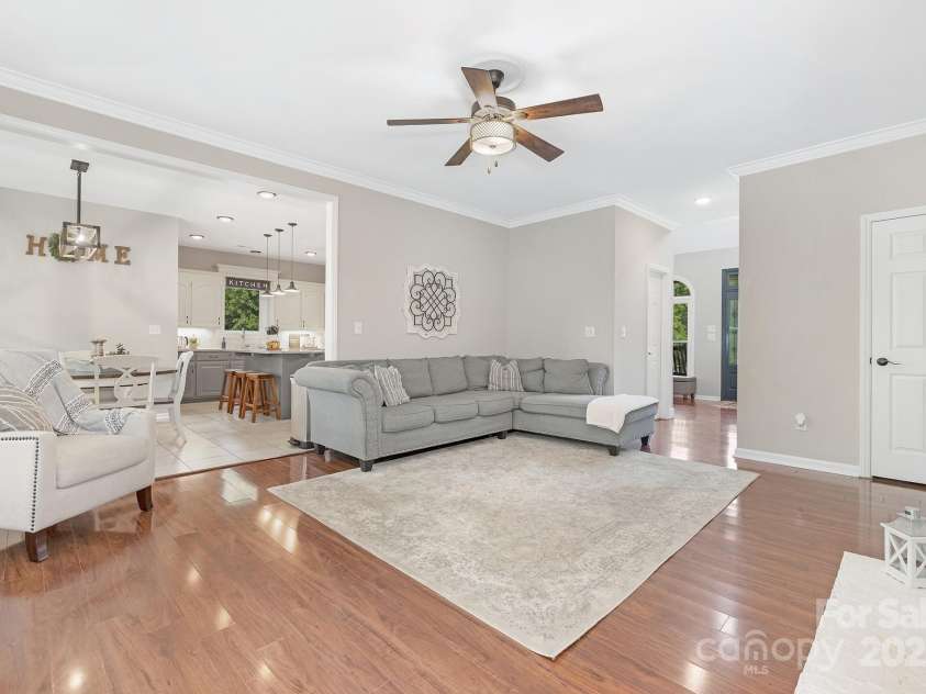 3300 Chancellor Lane, Monroe, NC 28110.  MLS# CAR4219871, YatesRealty ID 18121. 