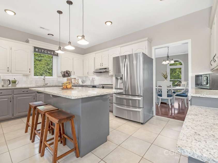 3300 Chancellor Lane, Monroe, NC 28110.  MLS# CAR4219871, YatesRealty ID 18121. 