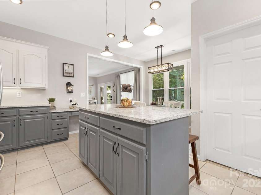 3300 Chancellor Lane, Monroe, NC 28110.  MLS# CAR4219871, YatesRealty ID 18121. 