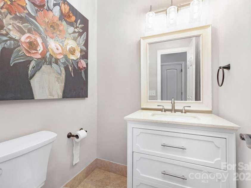 3300 Chancellor Lane, Monroe, NC 28110.  MLS# CAR4219871, YatesRealty ID 18121. Half bath