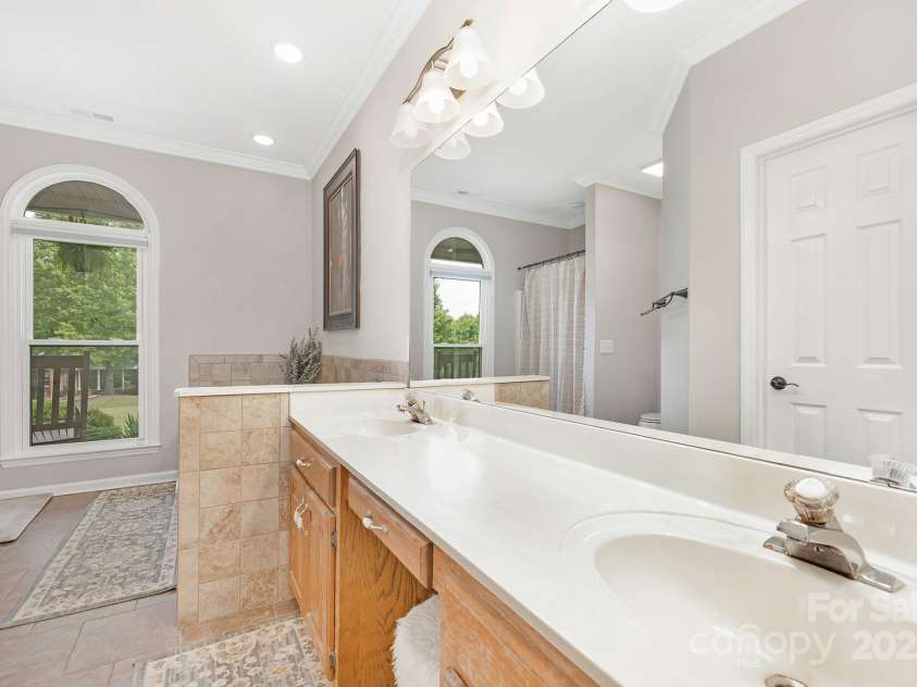 3300 Chancellor Lane, Monroe, NC 28110.  MLS# CAR4219871, YatesRealty ID 18121. Primary bathroom