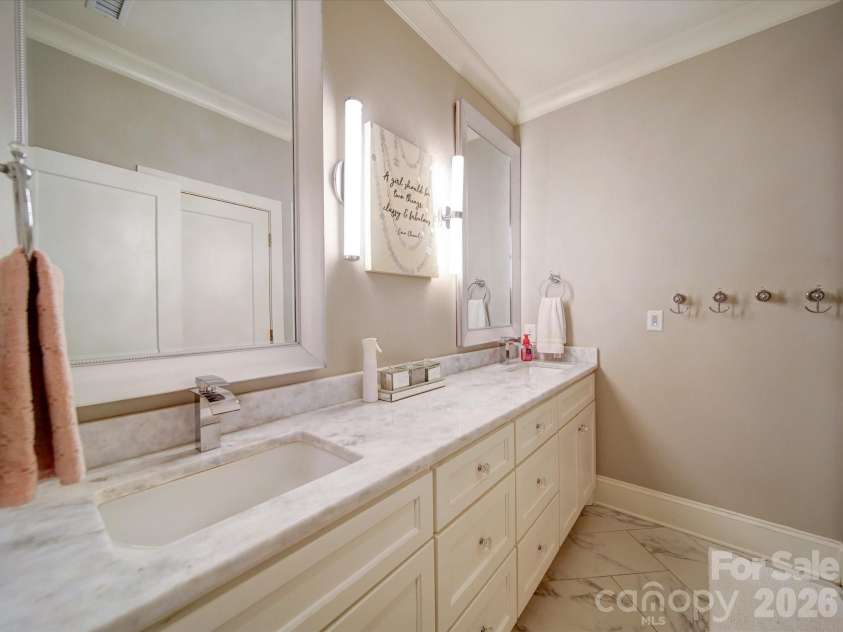 4025 Foxes Trail, Cramerton, NC 28032.  MLS# CAR4375005, YatesRealty ID 18121. 