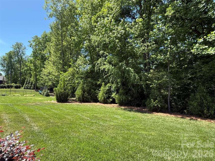 4025 Foxes Trail, Cramerton, NC 28032.  MLS# CAR4375005, YatesRealty ID 18121. 