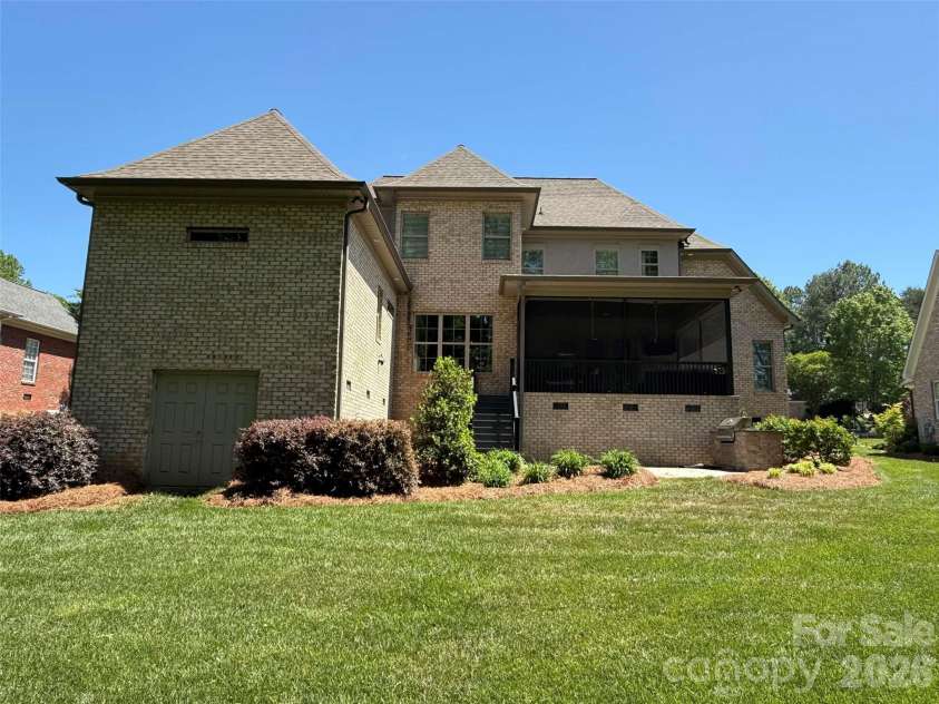 4025 Foxes Trail, Cramerton, NC 28032.  MLS# CAR4375005, YatesRealty ID 18121. 