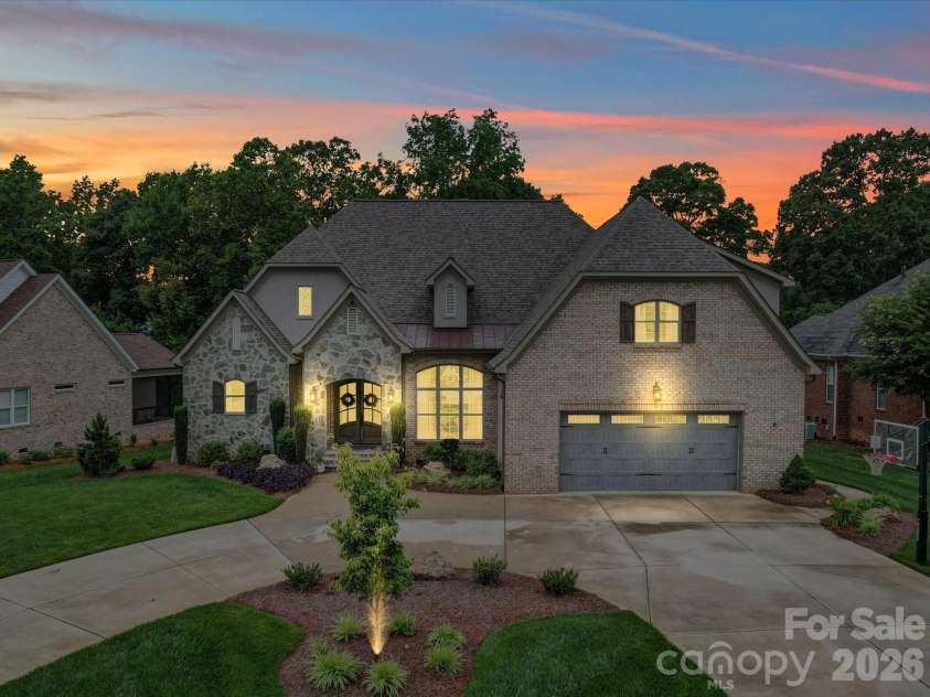 4025 Foxes Trail, Cramerton, NC 28032.  MLS# CAR4375005, YatesRealty ID 18121. 