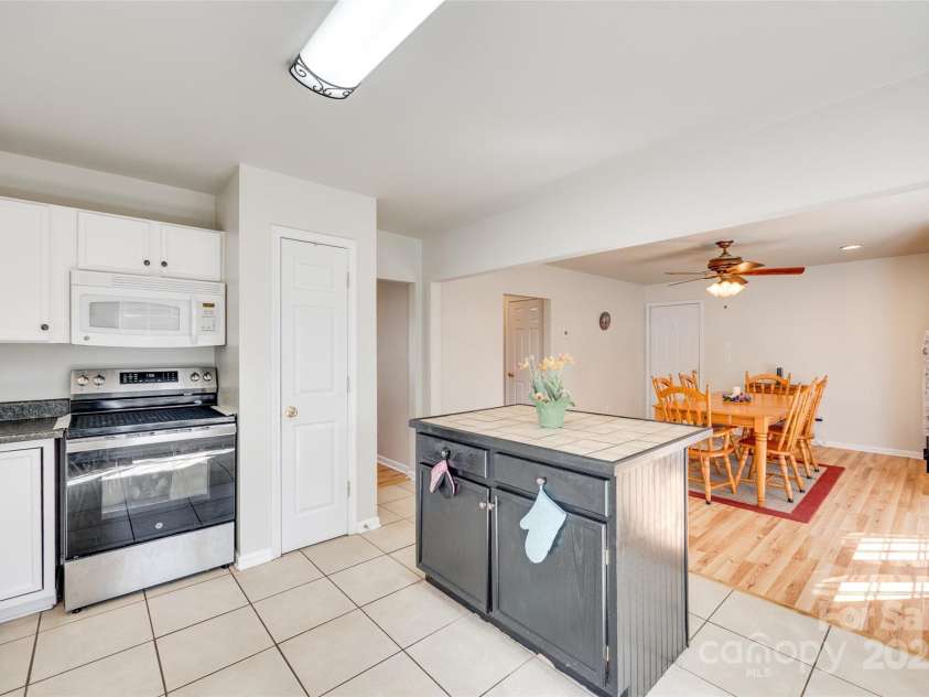 1605 Tate Road, Rock Hill, SC 29732.  MLS# CAR4253047, YatesRealty ID 18122. 