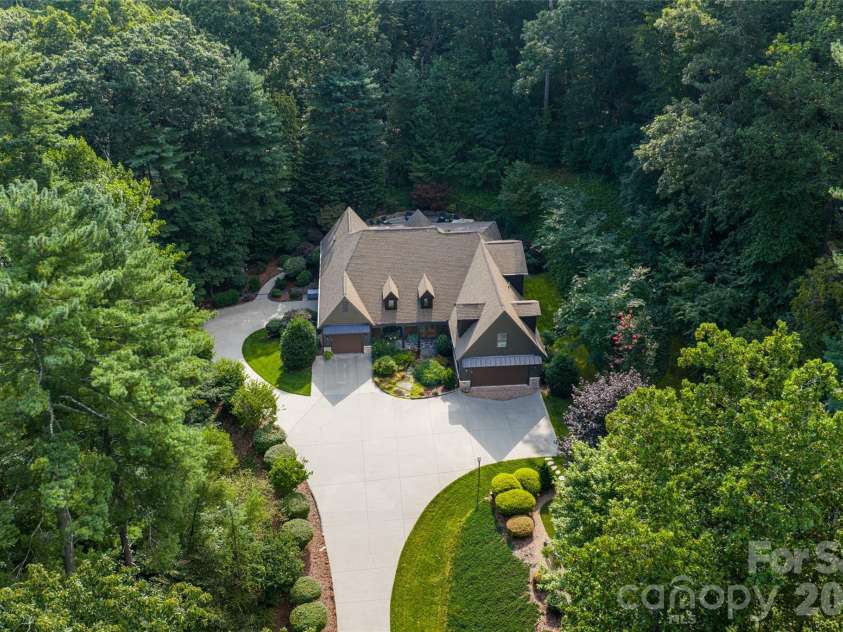 300 White Pine Drive, Hendersonville, NC 28739.  MLS# CAR4375911, YatesRealty ID 18122. Private and serene setting