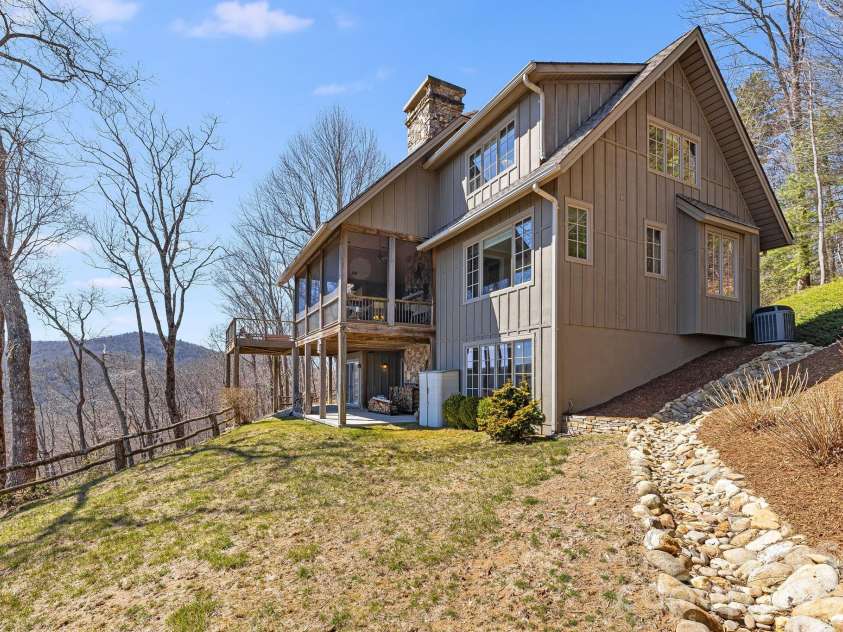 315 Jocassee Trail, Sapphire, NC 28774.  MLS# CAR4401027, YatesRealty ID 18123. 