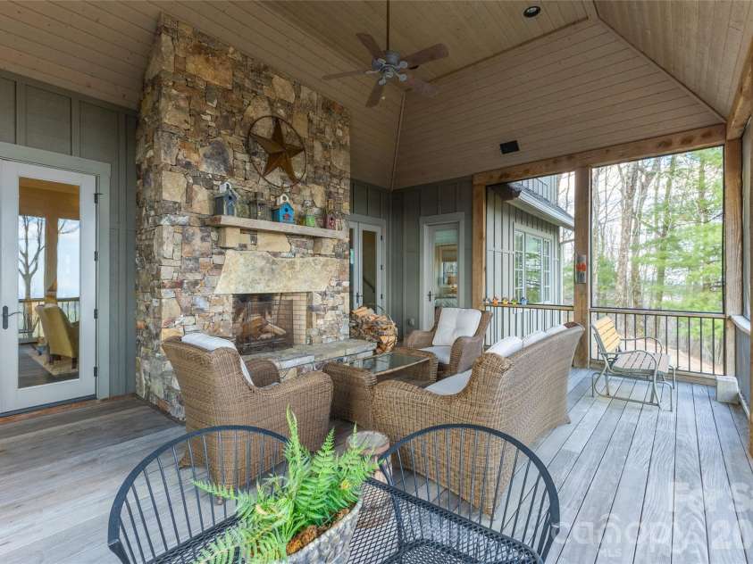 315 Jocassee Trail, Sapphire, NC 28774.  MLS# CAR4401027, YatesRealty ID 18123. 