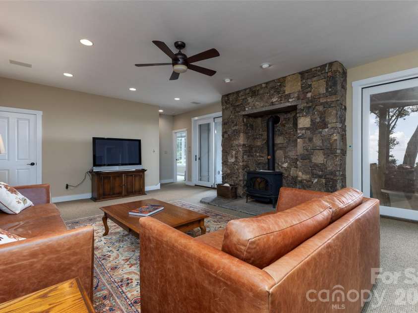 315 Jocassee Trail, Sapphire, NC 28774.  MLS# CAR4401027, YatesRealty ID 18123. 