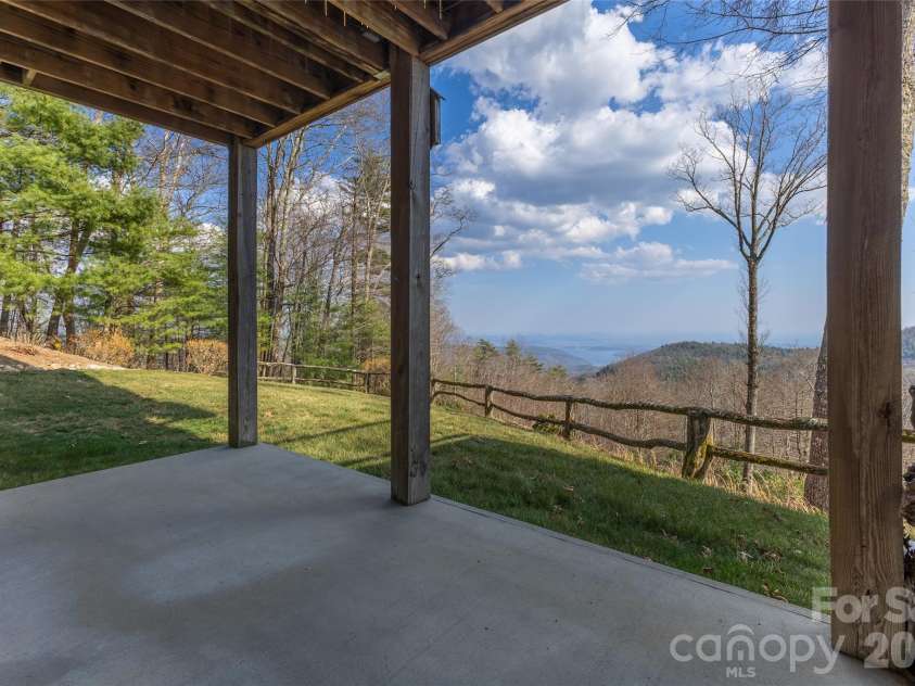 315 Jocassee Trail, Sapphire, NC 28774.  MLS# CAR4401027, YatesRealty ID 18123. 