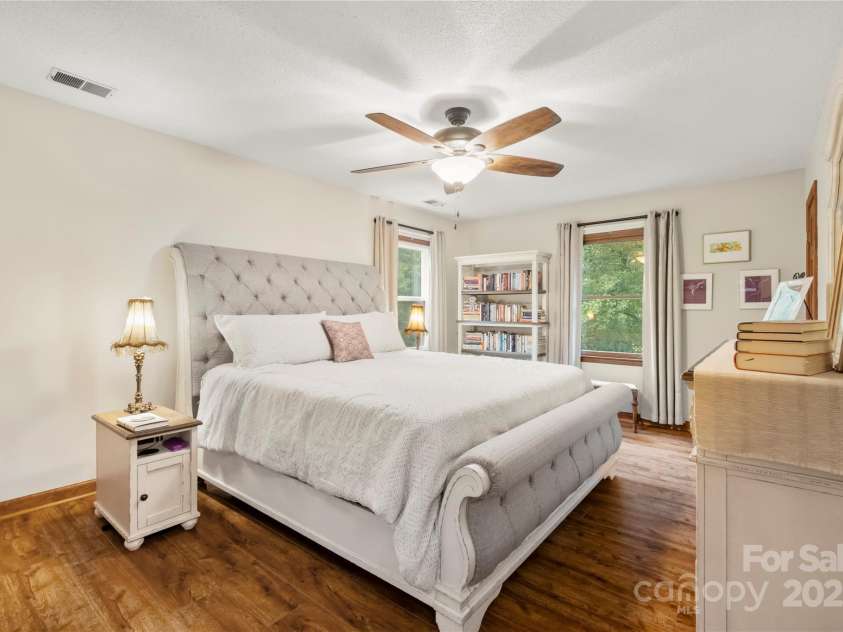 4848 Spicewood Drive, Charlotte, NC 28227.  MLS# CAR4265672, YatesRealty ID 18123. 